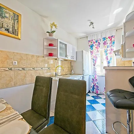 Διαμέρισμα Nina