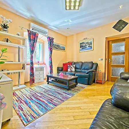 Nina Apartman Split